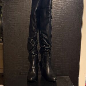 Elegant Black Over-the-Knee Boots